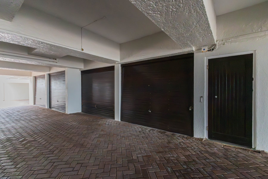 2 Bedroom Property for Sale in Sea Point Western Cape